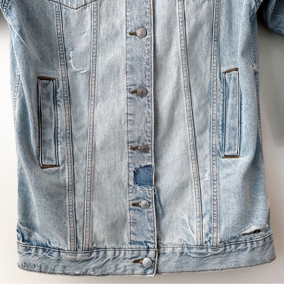 AE Oversized Boyfriend Denim Jacket Distressed Light Wash Women’s Size Small - Picture 10 of 15